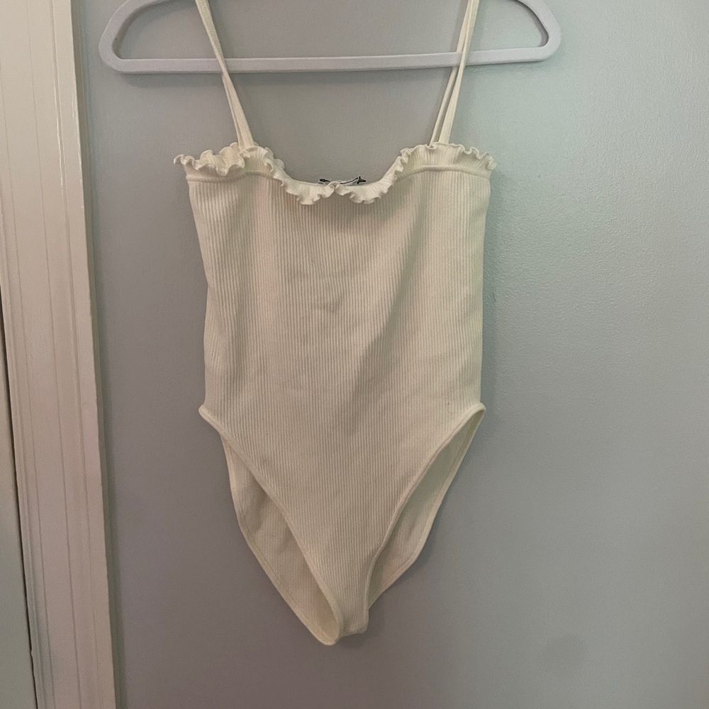 ZARA Limited Contour Collection Ruffle Spaghetti Strap Rib Bodysuit XS Cream